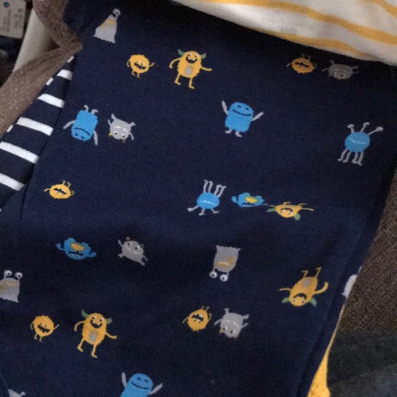 Baby onesies - Picture 2 of 8